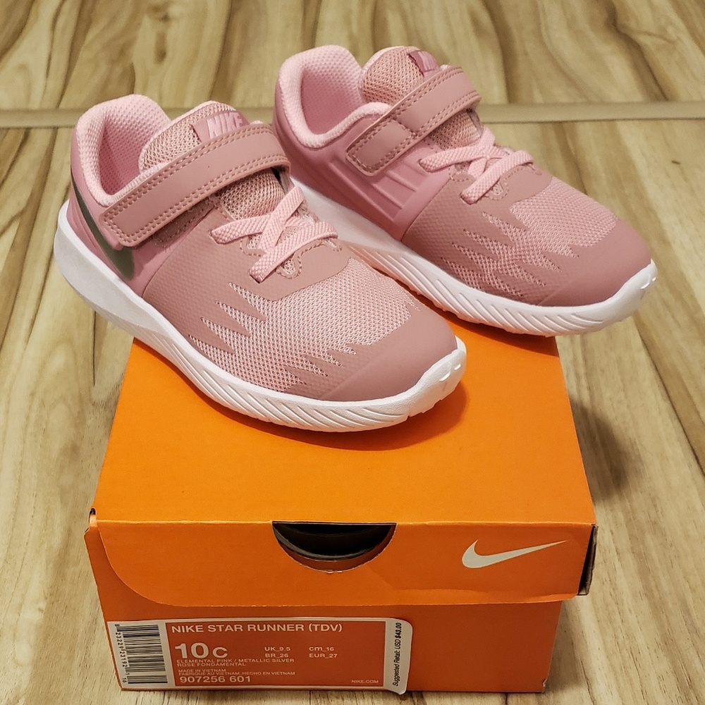 BNIB Rose Pink Nike's
